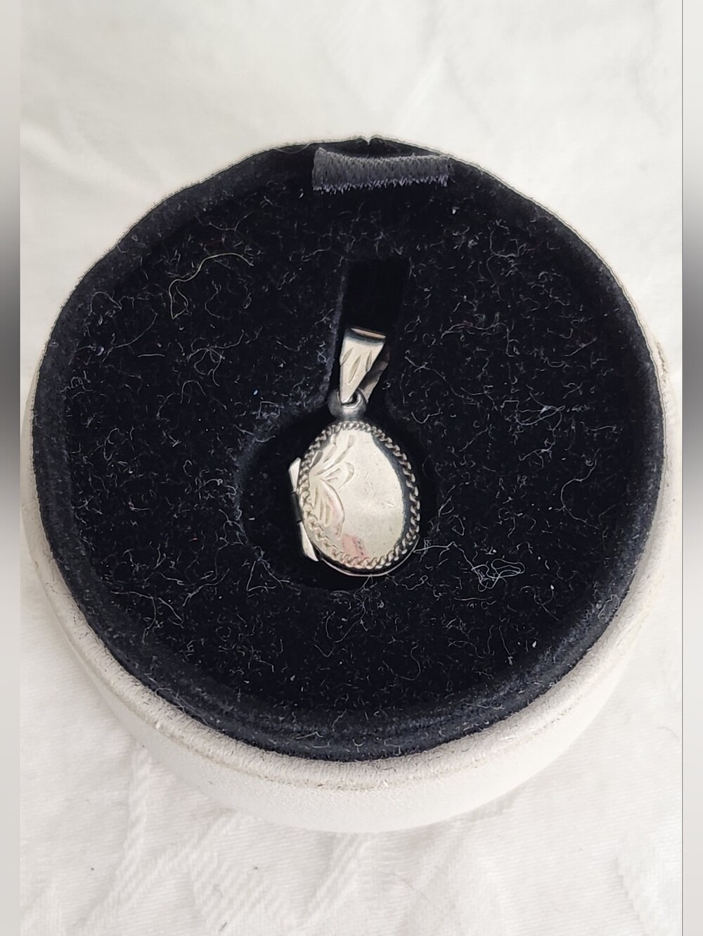 Vintage Silver Oval Locket Pendant